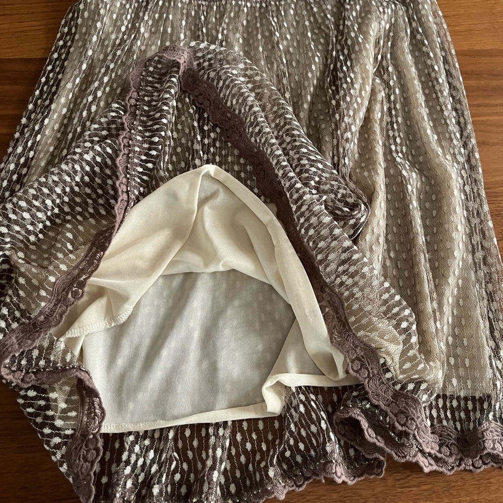 Dress medium with base layer